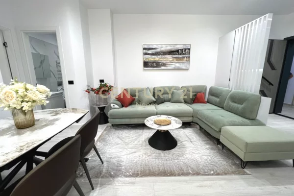 Shitet apartament 1+1 në Lungomare, Vlorë – një mundësi perfekte për banim ose investim!