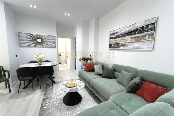 Shtepi ne shitje Apartament ne Vlore, 2+1, Mobilimi E mobiluar, Pagesa 210,000  Euro.