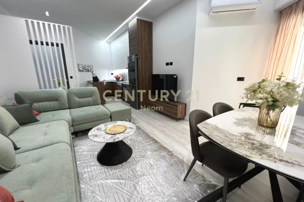 Shtepi ne shitje Apartament ne Vlore, 2+1, Mobilimi E mobiluar, Pagesa 210,000  Euro.