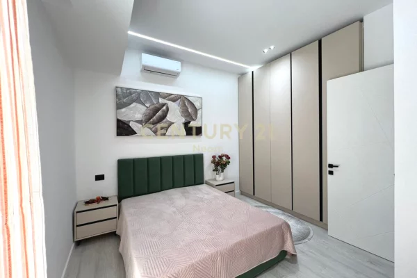 Shtepi ne shitje Apartament ne Vlore, 2+1, Mobilimi E mobiluar, Pagesa 210,000  Euro.