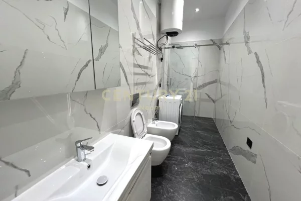 Shtepi ne shitje Apartament ne Vlore, 2+1, Mobilimi E mobiluar, Pagesa 210,000  Euro.