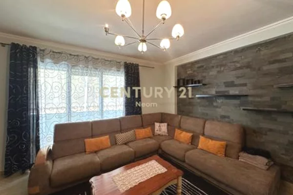 Jepet me Qira apartament 2+1+2 në Don Bosko