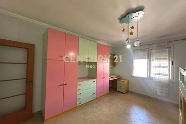 Shtepi me qera Apartament ne Tirane, 2+1, Mobilimi E mobiluar, Pagesa 60,000  Leke.