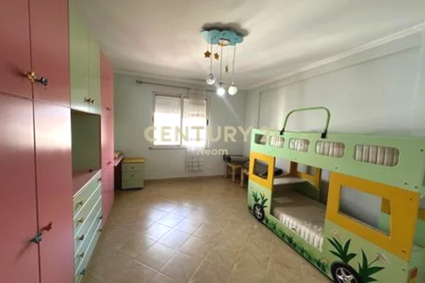 Shtepi me qera Apartament ne Tirane, 2+1, Mobilimi E mobiluar, Pagesa 60,000  Leke.