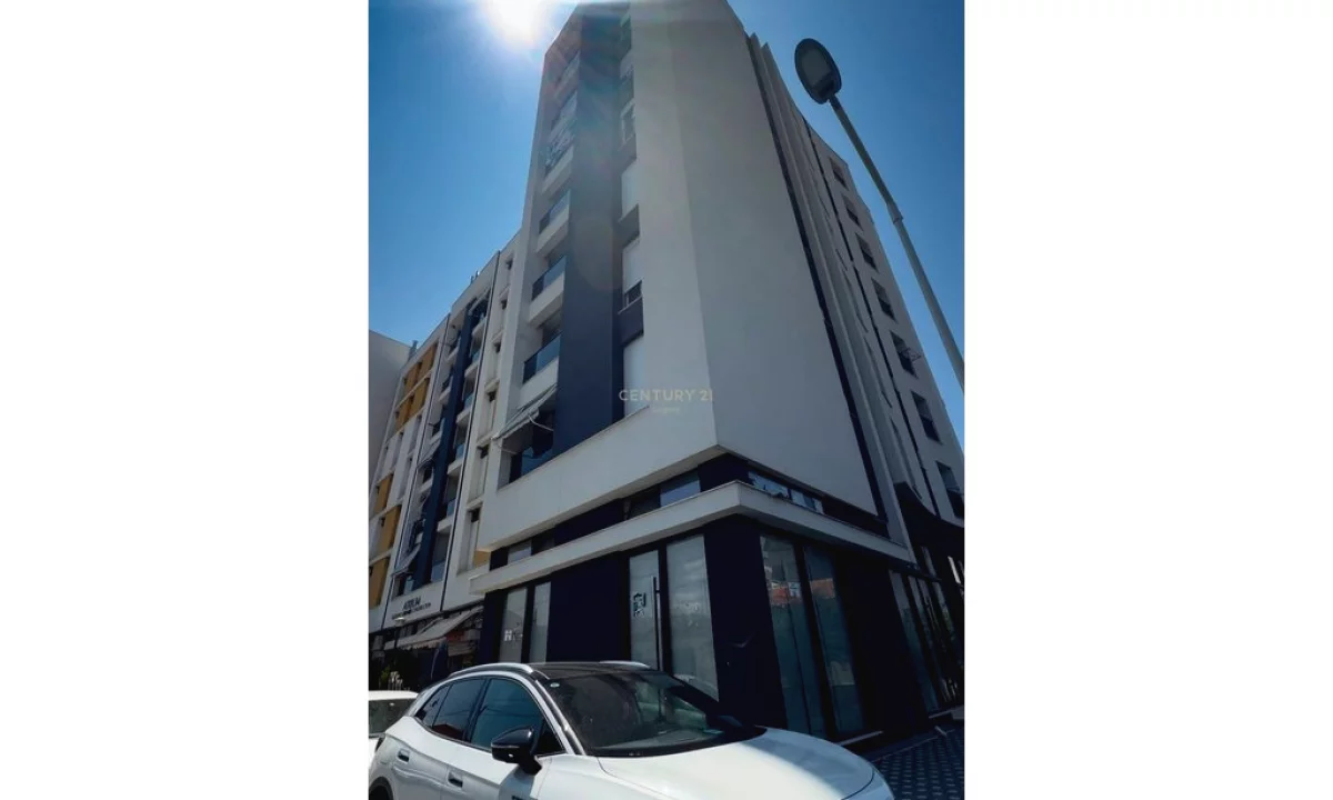 Shtepi ne shitje Apartament ne Tirane, 2+1, Mobilimi Bosh, pa mobiluar, Pagesa 198,000  Euro.