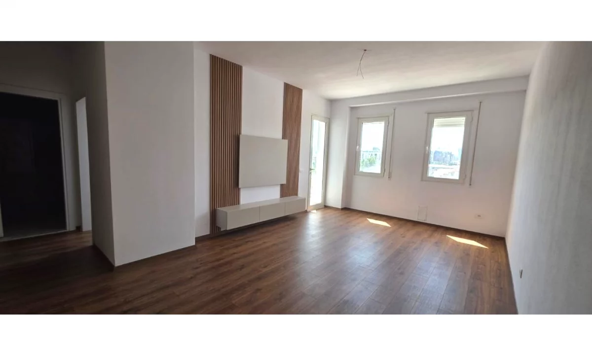 Shtepi ne shitje Apartament ne Tirane, 1+1, Mobilimi Bosh, pa mobiluar, Pagesa 99,932  Euro.