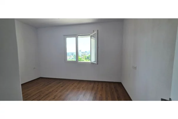 Shtepi ne shitje Apartament ne Tirane, 1+1, Mobilimi Bosh, pa mobiluar, Pagesa 99,932  Euro.