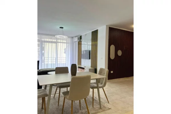 Shtepi me qera Apartament ne Tirane, 2+1, Mobilimi E mobiluar, Pagesa 55,000  Leke.