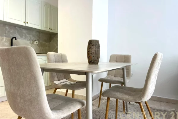 Shtepi me qera Apartament ne Tirane, 2+1, Mobilimi E mobiluar, Pagesa 55,000  Leke.