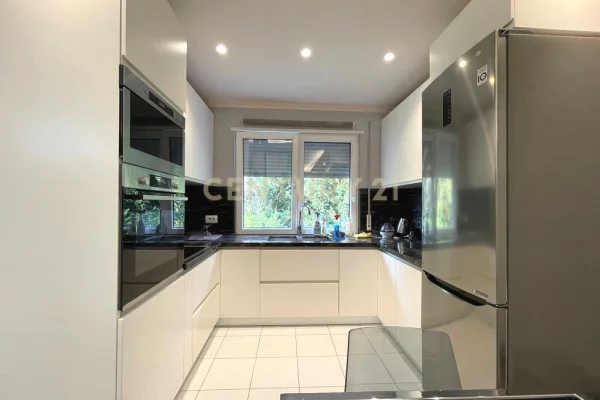 Shtepi me qera Apartament ne Tirane, 1+1, Mobilimi E mobiluar, Pagesa 900  Euro.