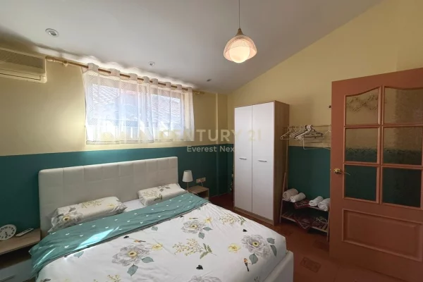 Shtepi me qera Apartament ne Tirane, 2+1, Mobilimi E mobiluar, Pagesa 80,000  Leke.