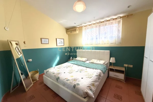 Shtepi me qera Apartament ne Tirane, 2+1, Mobilimi E mobiluar, Pagesa 80,000  Leke.