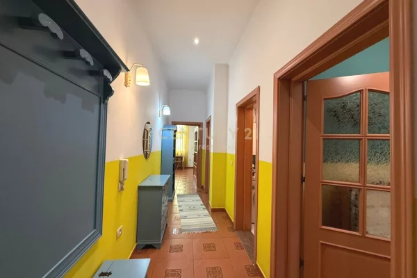 Shtepi me qera Apartament ne Tirane, 2+1, Mobilimi E mobiluar, Pagesa 80,000  Leke.