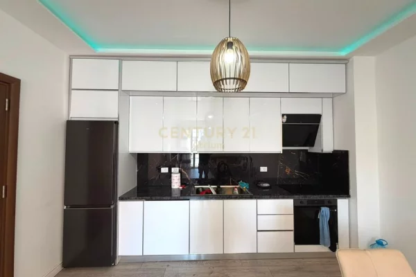 Shtepi me qera Apartament ne Tirane, 2+1, Mobilimi E mobiluar, Pagesa 80,000  Leke.