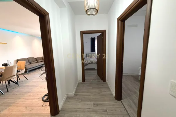 Shtepi me qera Apartament ne Tirane, 2+1, Mobilimi E mobiluar, Pagesa 80,000  Leke.