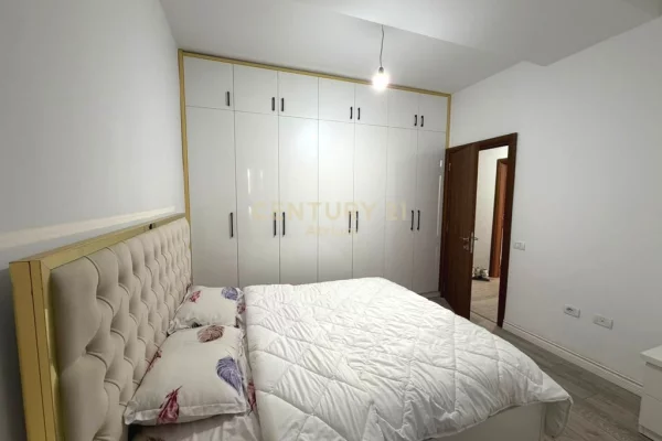 Shtepi me qera Apartament ne Tirane, 2+1, Mobilimi E mobiluar, Pagesa 80,000  Leke.