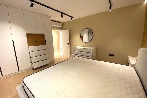 Shtepi me qera Apartament ne Tirane, 2+1, Mobilimi E mobiluar, Pagesa 1,100  Euro.