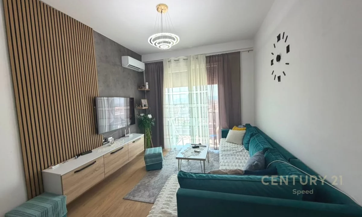 Shtepi ne shitje Apartament ne Tirane, 3+1, Mobilimi E mobiluar, Pagesa 200,000  Euro.