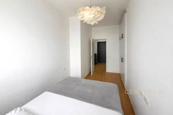 Shtepi ne shitje Apartament ne Tirane, 3+1, Mobilimi E mobiluar, Pagesa 200,000  Euro.