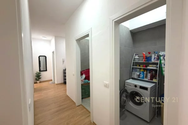 Shtepi ne shitje Apartament ne Tirane, 3+1, Mobilimi E mobiluar, Pagesa 200,000  Euro.