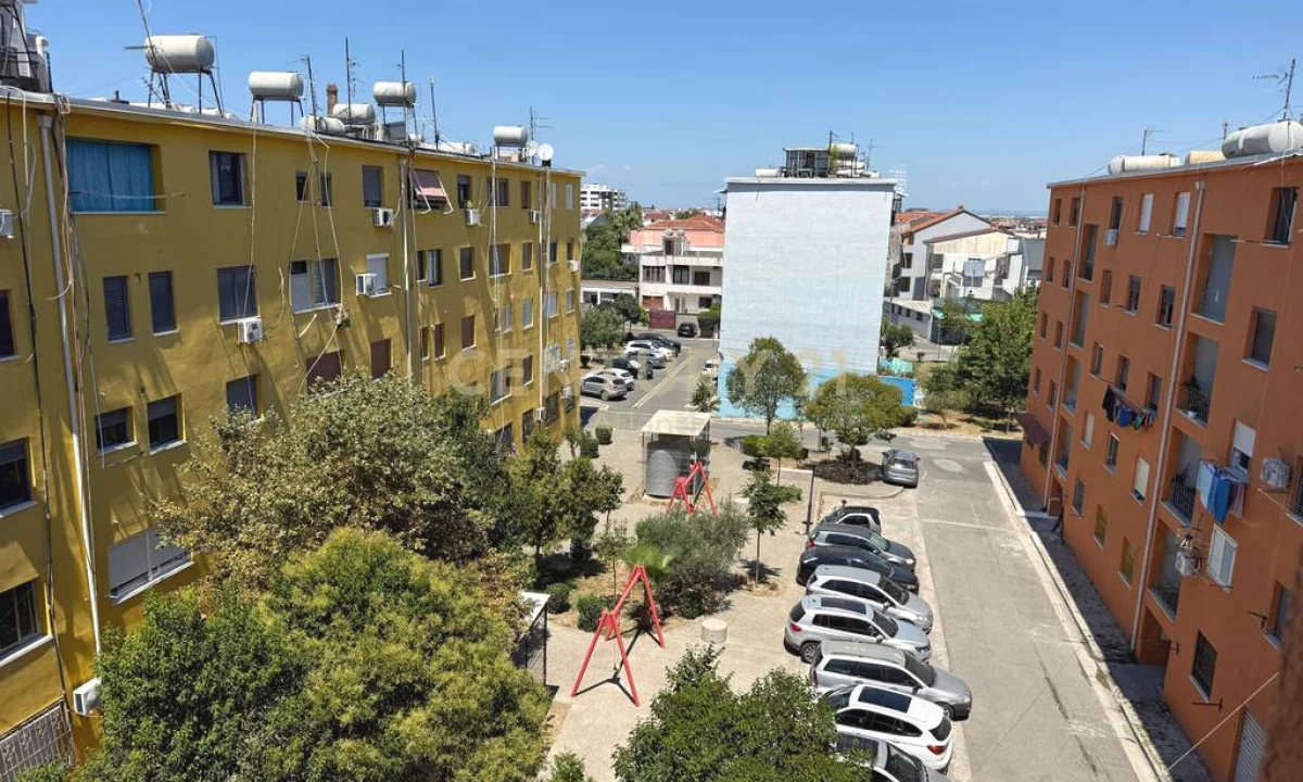 Shtepi ne shitje Apartament ne Durres, 1+1, Mobilimi E mobiluar, Pagesa 75,000  Euro.