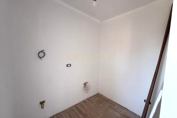 Shtepi ne shitje Apartament ne Durres, 1+1, Mobilimi E mobiluar, Pagesa 75,000  Euro.