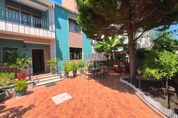 Shtepi ne shitje Shtepi Private ne Durres, 4+1, Mobilimi E mobiluar, Pagesa 370,000  Euro.