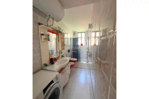 Shtepi ne shitje Shtepi Private ne Durres, 4+1, Mobilimi E mobiluar, Pagesa 370,000  Euro.