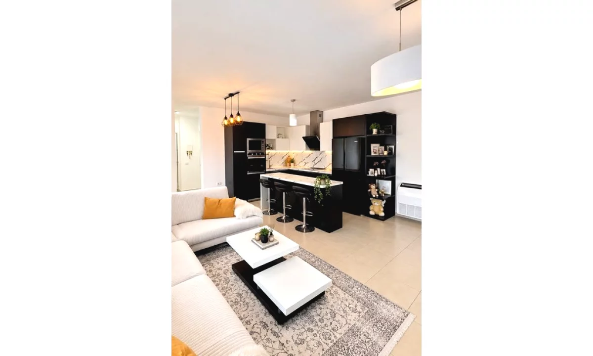 Shtepi ne shitje Apartament ne Tirane, 2+1, Mobilimi E mobiluar, Pagesa 295,000  Euro.