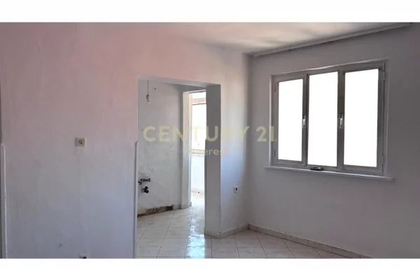 Shtepi ne shitje 2+1 ne Tirane - 125,000 Euro