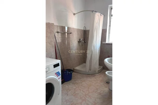Shtepi ne shitje Apartament ne Tirane, 2+1, Mobilimi Bosh, pa mobiluar, Pagesa 125,000  Euro.