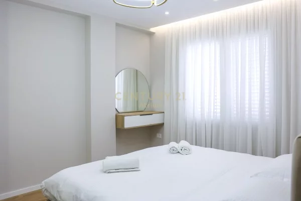 Shtepi ne shitje Apartament ne Tirane, 1+1, Mobilimi E mobiluar, Pagesa 190,000  Euro.