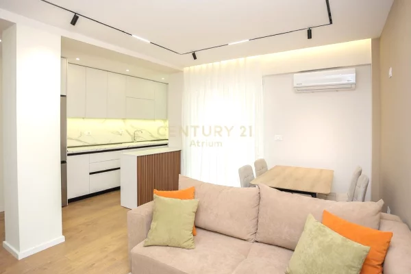 Shtepi ne shitje Apartament ne Tirane, 1+1, Mobilimi E mobiluar, Pagesa 190,000  Euro.