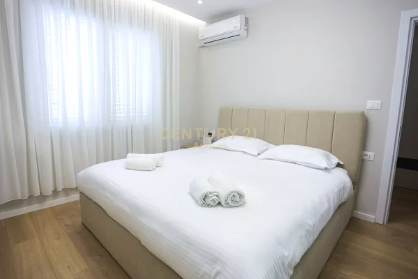 Shtepi ne shitje Apartament ne Tirane, 1+1, Mobilimi E mobiluar, Pagesa 190,000  Euro.