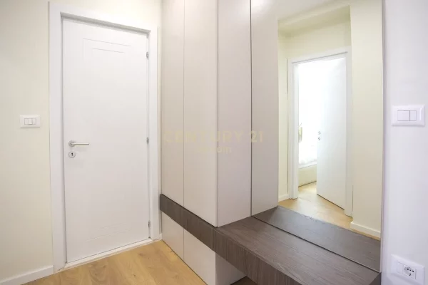 Shtepi ne shitje Apartament ne Tirane, 1+1, Mobilimi E mobiluar, Pagesa 190,000  Euro.