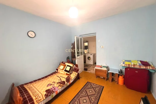 Shtepi ne shitje Apartament ne Tirane, 2+1, Mobilimi E mobiluar, Pagesa 150,000  Euro.