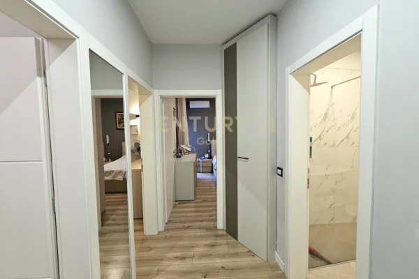 Shtepi ne shitje Apartament ne Tirane, 2+1, Mobilimi E mobiluar, Pagesa 259,000  Euro.
