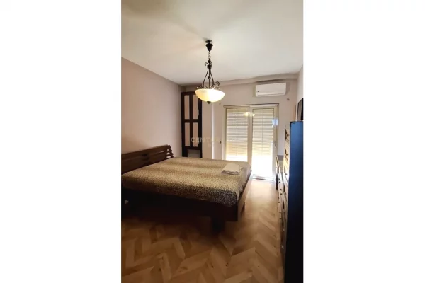 Shtepi ne shitje Apartament ne Tirane, 2+1, Mobilimi E mobiluar, Pagesa 260,000  Euro.