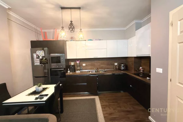 Shtepi ne shitje Apartament ne Tirane, 2+1, Mobilimi E mobiluar, Pagesa 178,000  Euro.