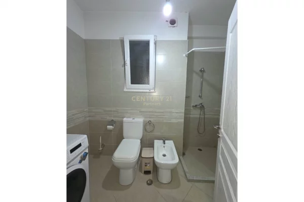 Shtepi ne shitje Apartament ne Tirane, 2+1, Mobilimi E mobiluar, Pagesa 190,000  Euro.