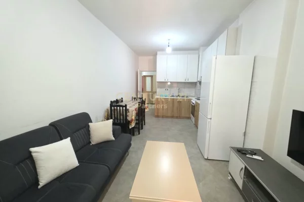 Shtepi ne shitje Apartament ne Tirane, 2+1, Mobilimi E mobiluar, Pagesa 190,000  Euro.