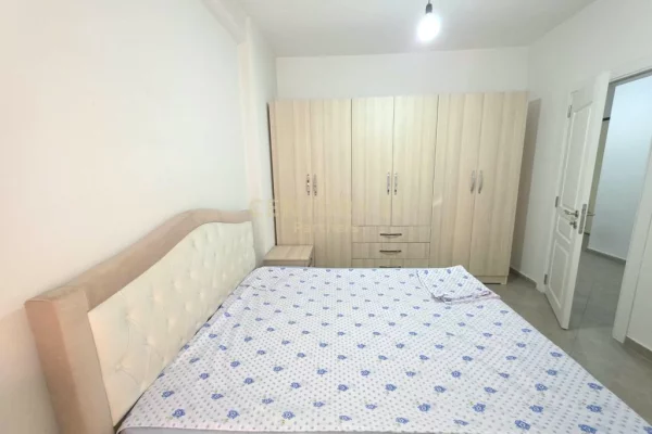 Shtepi ne shitje Apartament ne Tirane, 2+1, Mobilimi E mobiluar, Pagesa 190,000  Euro.