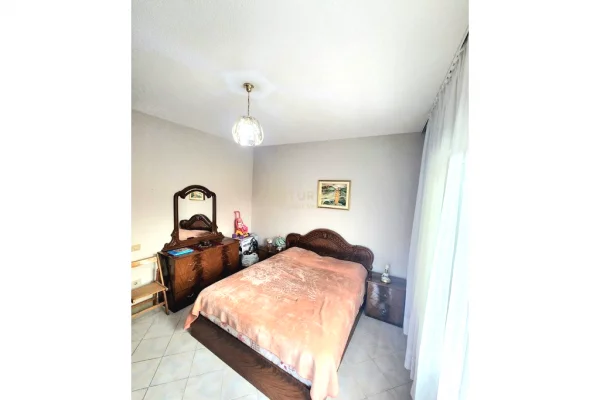 Shtepi me qera Apartament ne Tirane, 3+1, Mobilimi E mobiluar, Pagesa 65,000  Leke.