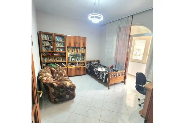 Shtepi me qera Apartament ne Tirane, 3+1, Mobilimi E mobiluar, Pagesa 65,000  Leke.