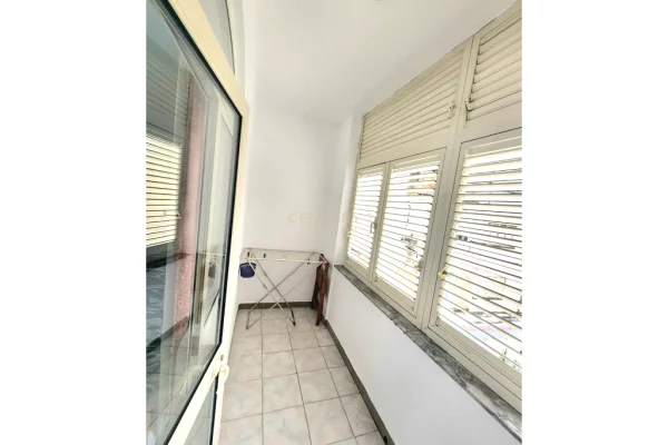 Shtepi me qera Apartament ne Tirane, 3+1, Mobilimi E mobiluar, Pagesa 65,000  Leke.
