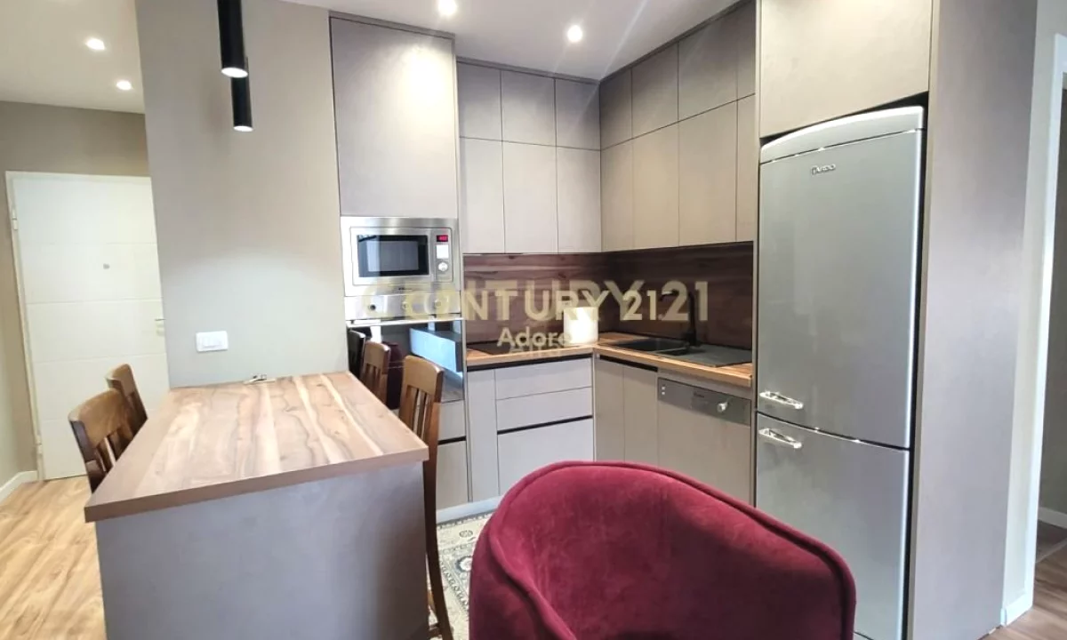 Shtepi me qera Apartament ne Tirane, 2+1, Mobilimi E mobiluar, Pagesa 800  Euro.