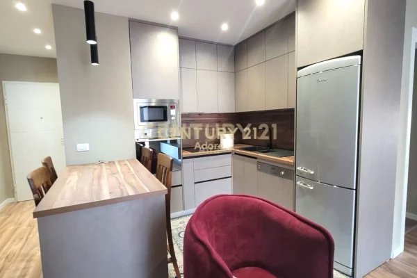 Shtepi me qera 2+1 ne Tirane - 800 Euro