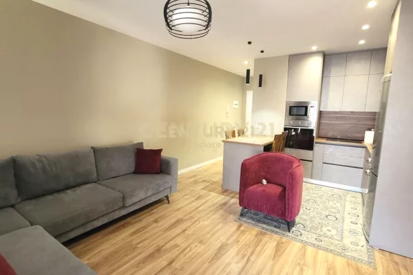 Shtepi me qera Apartament ne Tirane, 2+1, Mobilimi E mobiluar, Pagesa 800  Euro.