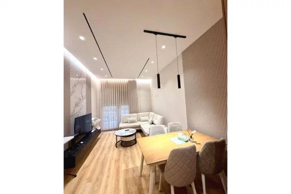 Shtepi ne shitje Apartament ne Tirane, 1+1, Mobilimi E mobiluar, Pagesa 170,000  Euro.