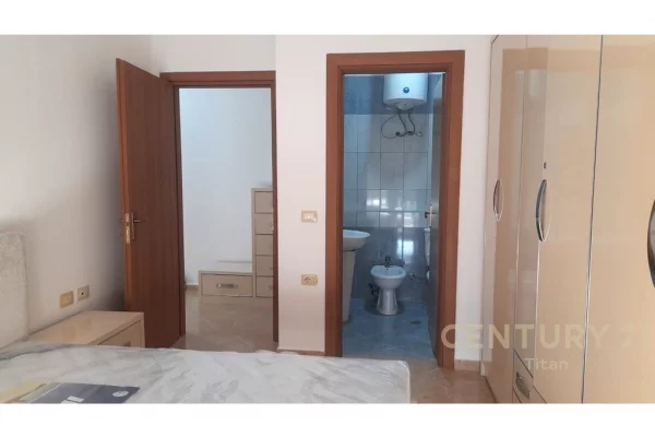 Shtepi me qera Apartament ne Tirane, 2+1, Mobilimi E mobiluar, Pagesa 50,000  Leke.